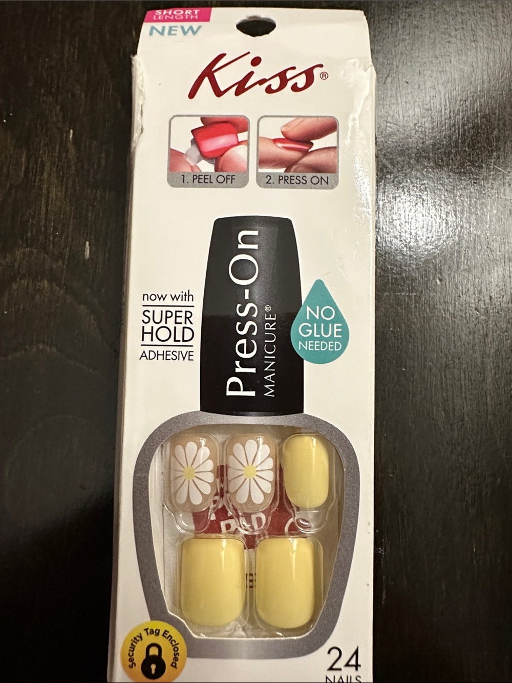 Kiss Yellow Daisy Press-On Manicure Set